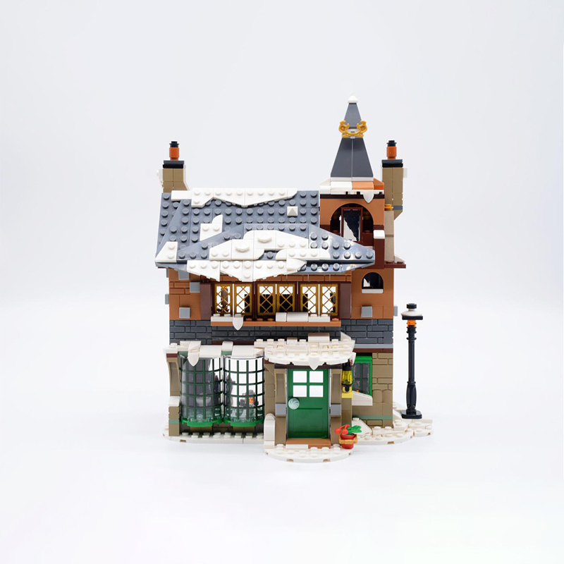 691pcs MOC Winter Village Old  - Art Craft Village review and price
