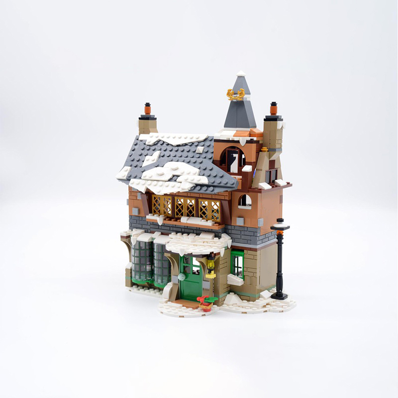 691pcs MOC Winter Village Old  - Art Craft Village review and price