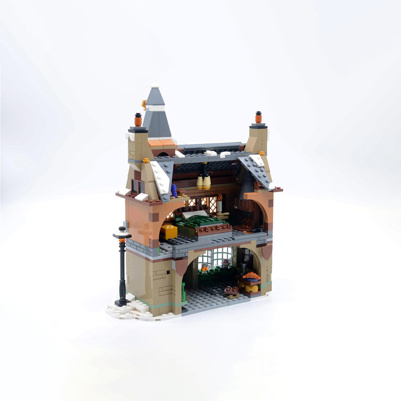 691pcs MOC Winter Village Old  - Art Craft Village review and price